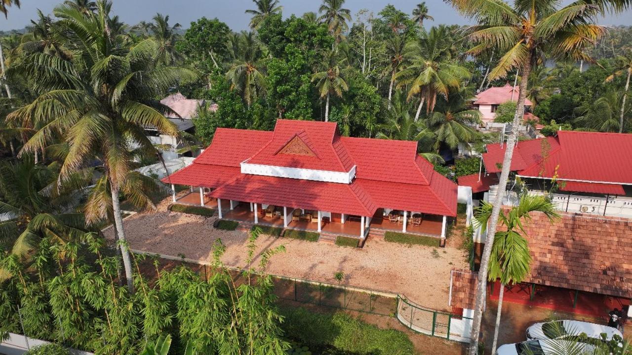 The Royal Island Hotel Mundrothuruth ภายนอก รูปภาพ